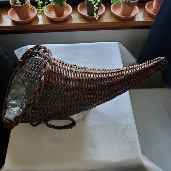 Large Woven Poly Rattan Dark Brown Horn of Plenty (Cornucopia) - Picture 6 of 7